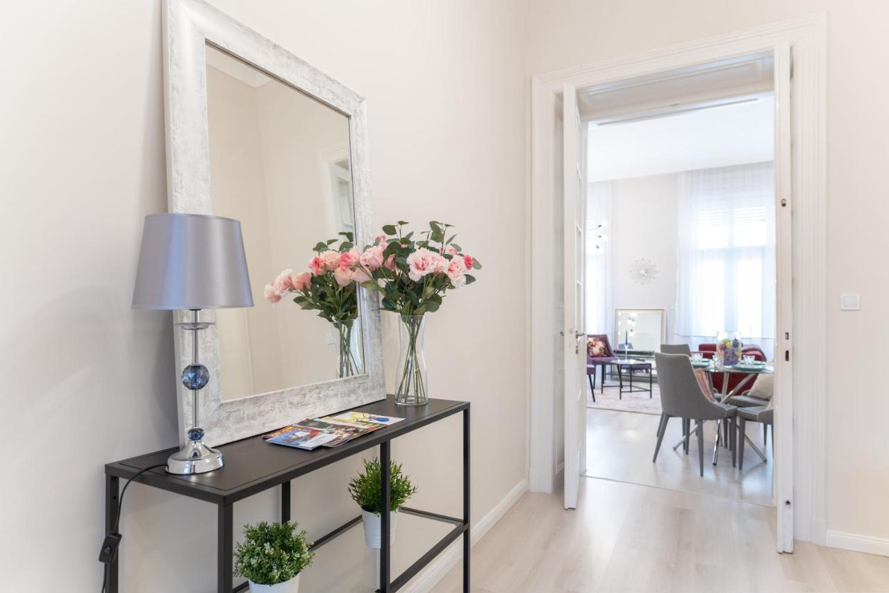 Milano Design Apartment City Center With Ac Budapeszt Zewnętrze zdjęcie